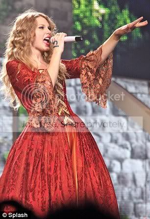 article-0-09B70FB2000005DC-482_306x.jpg