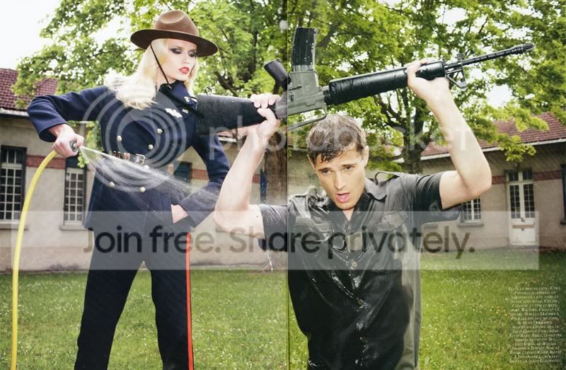 NatashaPolyTerryRichardson2010SeptVP3.jpg